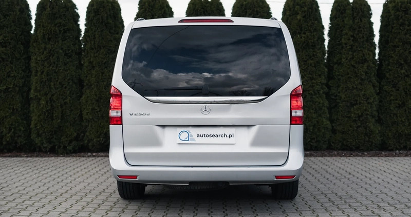 Mercedes-Benz Klasa V cena 166990 przebieg: 95990, rok produkcji 2017 z Działoszyce małe 742